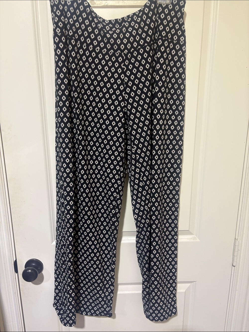 Black & White Wide-Leg Printed Pants